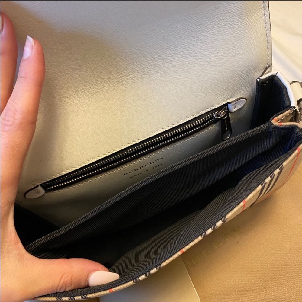 Brand new Burberry bag - Picture 4 of 4
